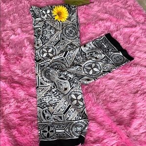 NWOT cute print palazzo pants Sz M